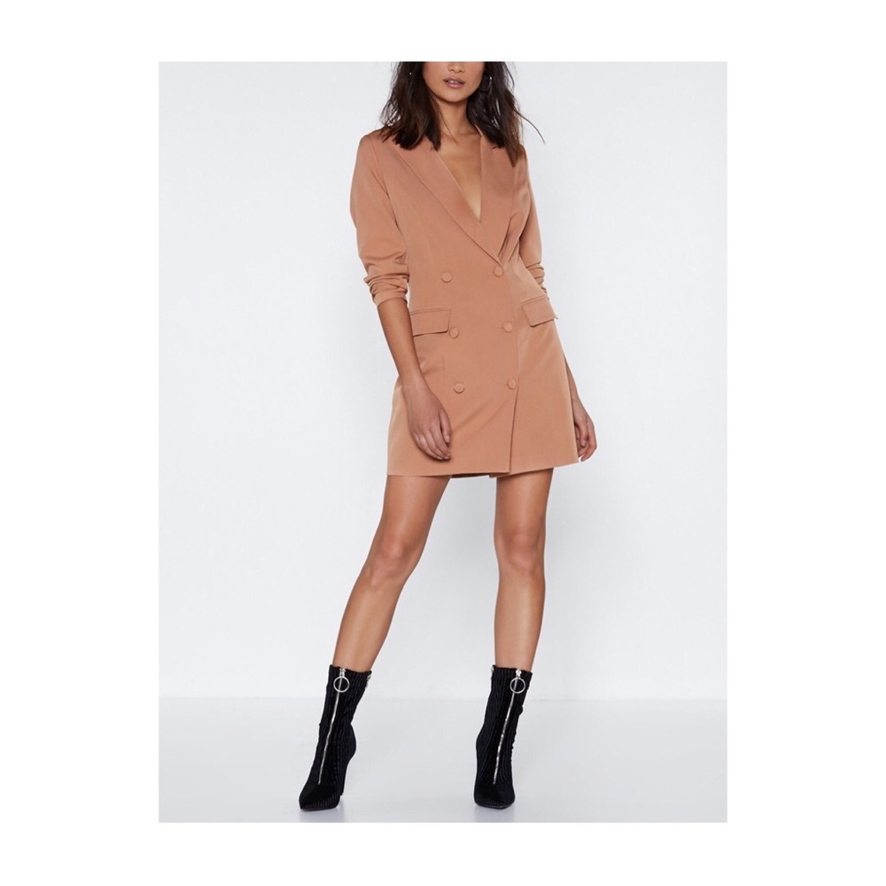 Im Real Blazer Dress 🍃